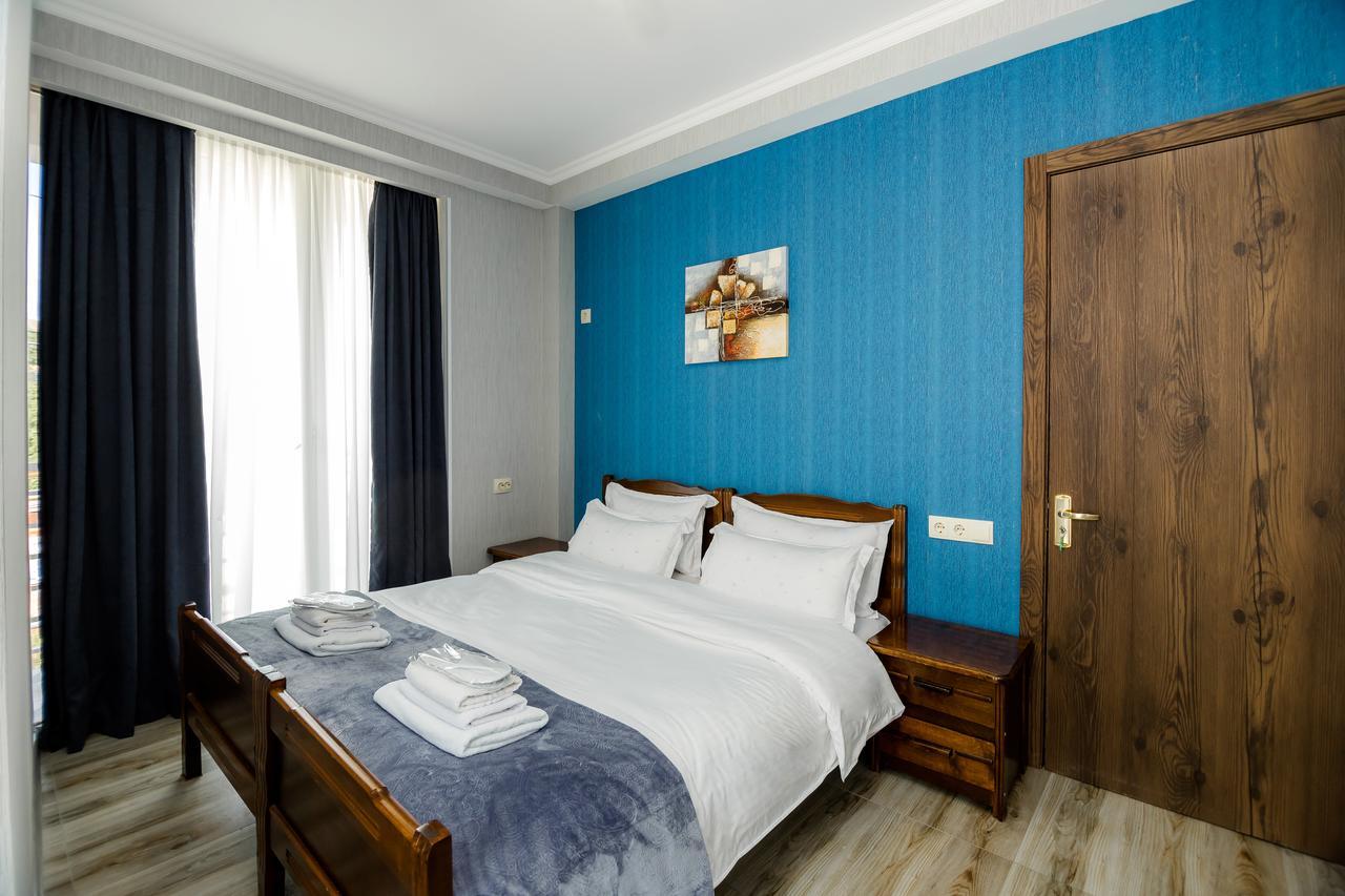 Big Family Guest House Tbilisi Esterno foto
