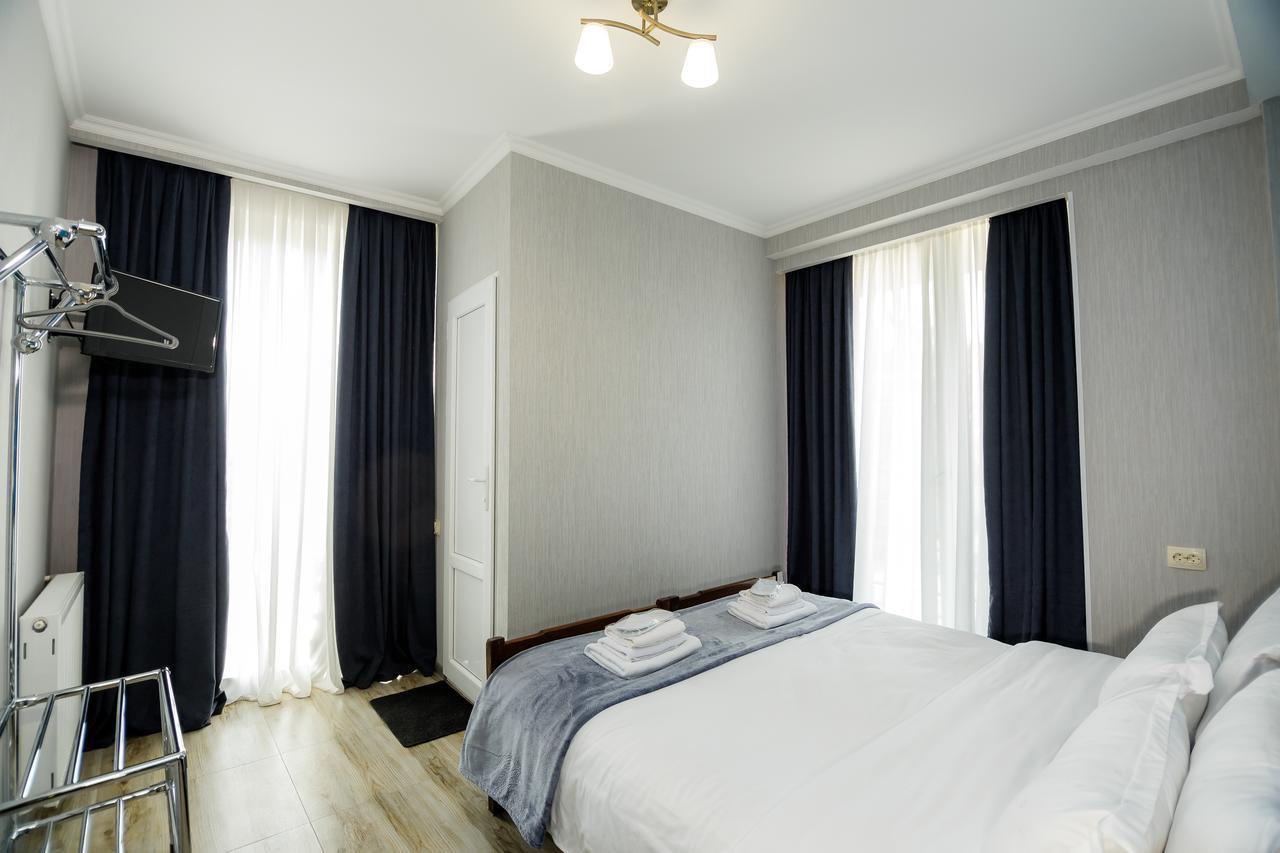 Big Family Guest House Tbilisi Esterno foto