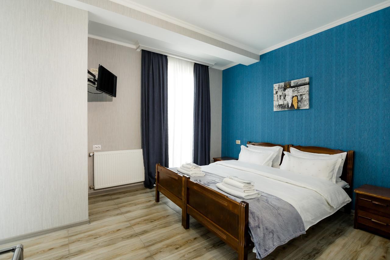 Big Family Guest House Tbilisi Esterno foto