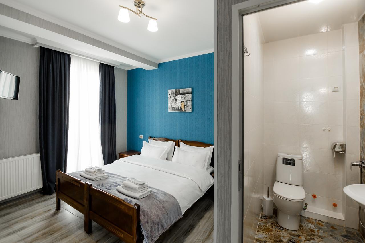 Big Family Guest House Tbilisi Esterno foto